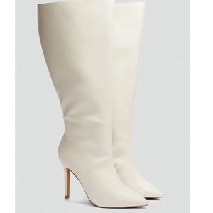 BNIB Fashion to Figure Wide Calf Ivory Boots! Sz 8W